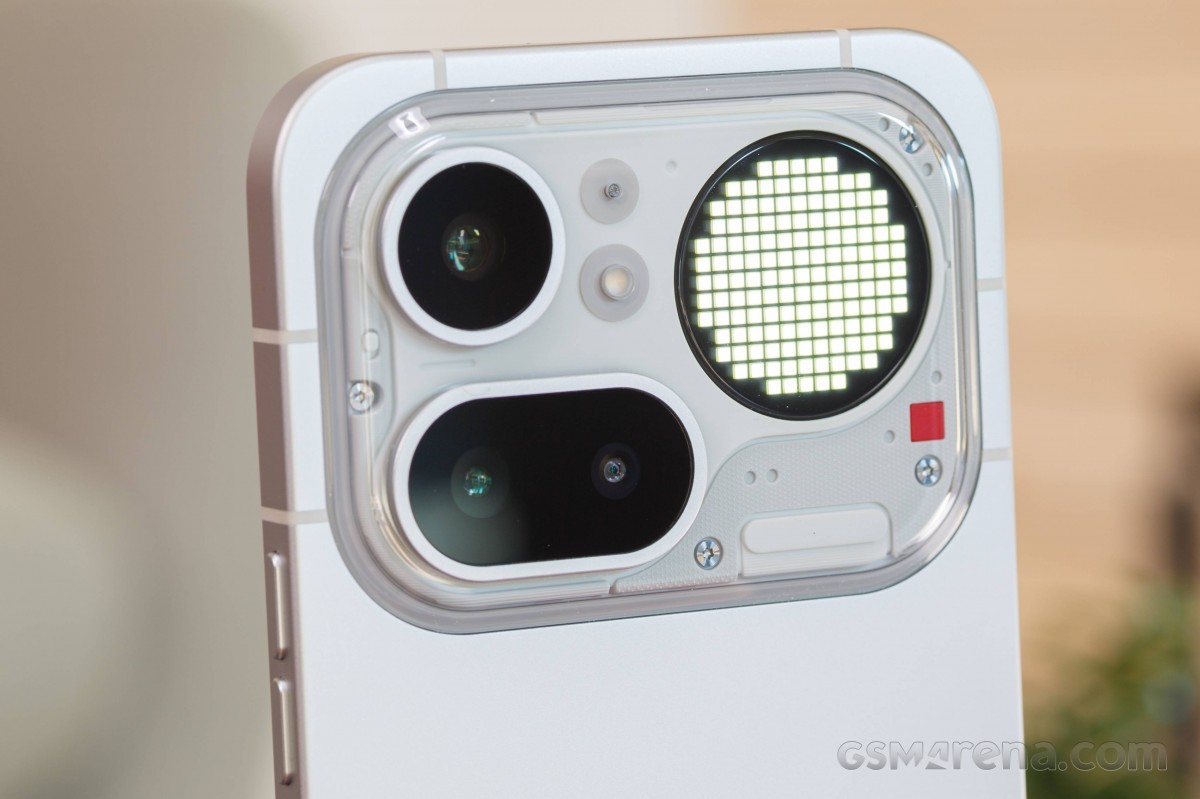 Обзор Nothing Phone (4a) Pro