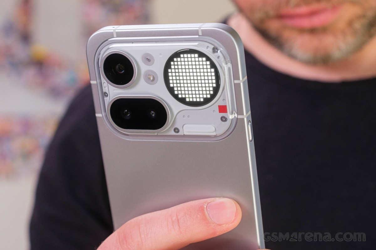 Обзор Nothing Phone (4a) Pro