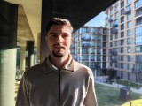 Human subjects, main camera (1x): Portrait mode - 24mm, f/3.5, ISO 80, 1/255s (4096x3072px) - Oneplus 15R review