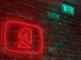Low-light samples, telephoto camera (2.8x) - 65mm, f/2.6, ISO 5000, 1/10s (4096x3072px) - Oppo Find X10 review