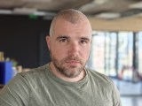 Human subjects, main camera (3x): Portrait mode - 70mm, f/5.0, ISO 400, 1/118s (4096x3072px) - Oppo Find X9 Ultra review