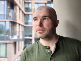 Human subjects, main camera (1x): Portrait mode - 48mm, f/1.6, ISO 100, 1/100s (4096x3072px) - Poco M8 Pro review