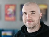Human subjects, telephoto camera (3.5x): Portrait mode 'Headshot' - 80mm, f/1.4, ISO 1600, 1/100s (4096x3072px) - Realme 16 Pro+ review