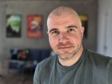 Human subjects, main camera (2x): Portrait mode - 46mm, f/1.8, ISO 32, 1/50s (4000x3000px) - Samsung Galaxy S26+ review