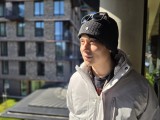Human subjects, main camera (1x): Portrait mode - 23mm, f/1.4, ISO 64, 1/5015s (4000x3000px) - Samsung Galaxy S26 Ultra review