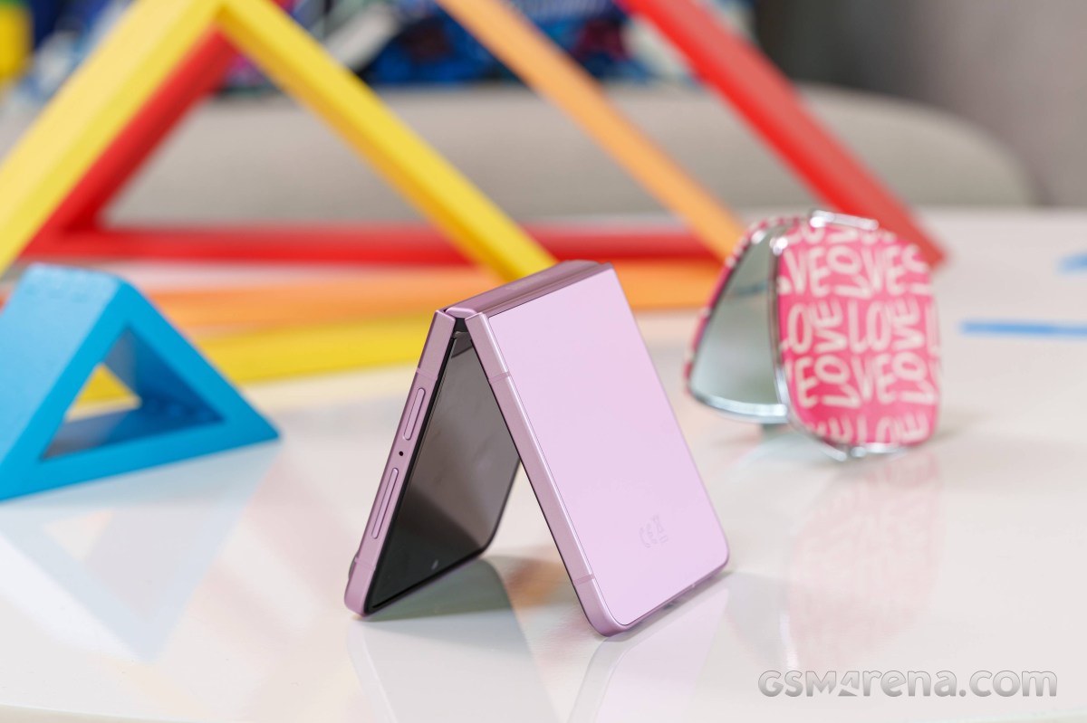 Обзор Samsung Galaxy Z Flip8