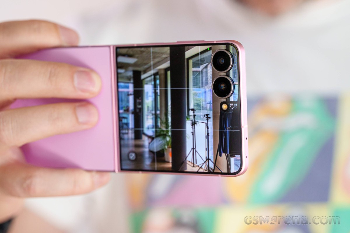 Обзор Samsung Galaxy Z Flip8