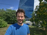 Selfie samples, internal camera - 17mm, f/2.2, ISO 25, 1/1189s (3648x2736px) - Samsung Galaxy Z Fold8 review