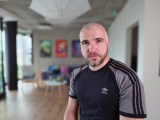 Human subjects, main camera (1x): Bokeh mode - 23mm, f/1.9, ISO 125, 1/125s (4000x3000px) - Sony Xperia 1 VIII review