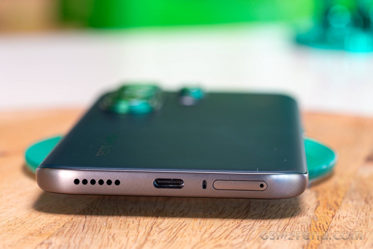 Tecno Camon 50 Ultra recenzija