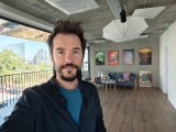 Selfie samples, cover selfie camera - 20mm, f/2.4, ISO 187, 1/33s (5120x3840px) - vivo X Fold6 review