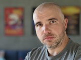 Human subjects, telephoto camera (3x): Portrait mode (85mm) - 85mm, f/5.6, ISO 2062, 1/310s (4096x3072px) - vivo X Fold6 review
