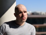 Human subjects, telephoto camera (3x): Portrait mode (85mm) - 85mm, f/5.6, ISO 72, 1/1175s (4096x3072px) - vivo X Fold6 review