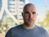 Human subjects, telephoto camera (3x): Portrait mode (100mm) - 100mm, f/5.6, ISO 72, 1/181s (4096x3072px) - vivo X Fold6 review