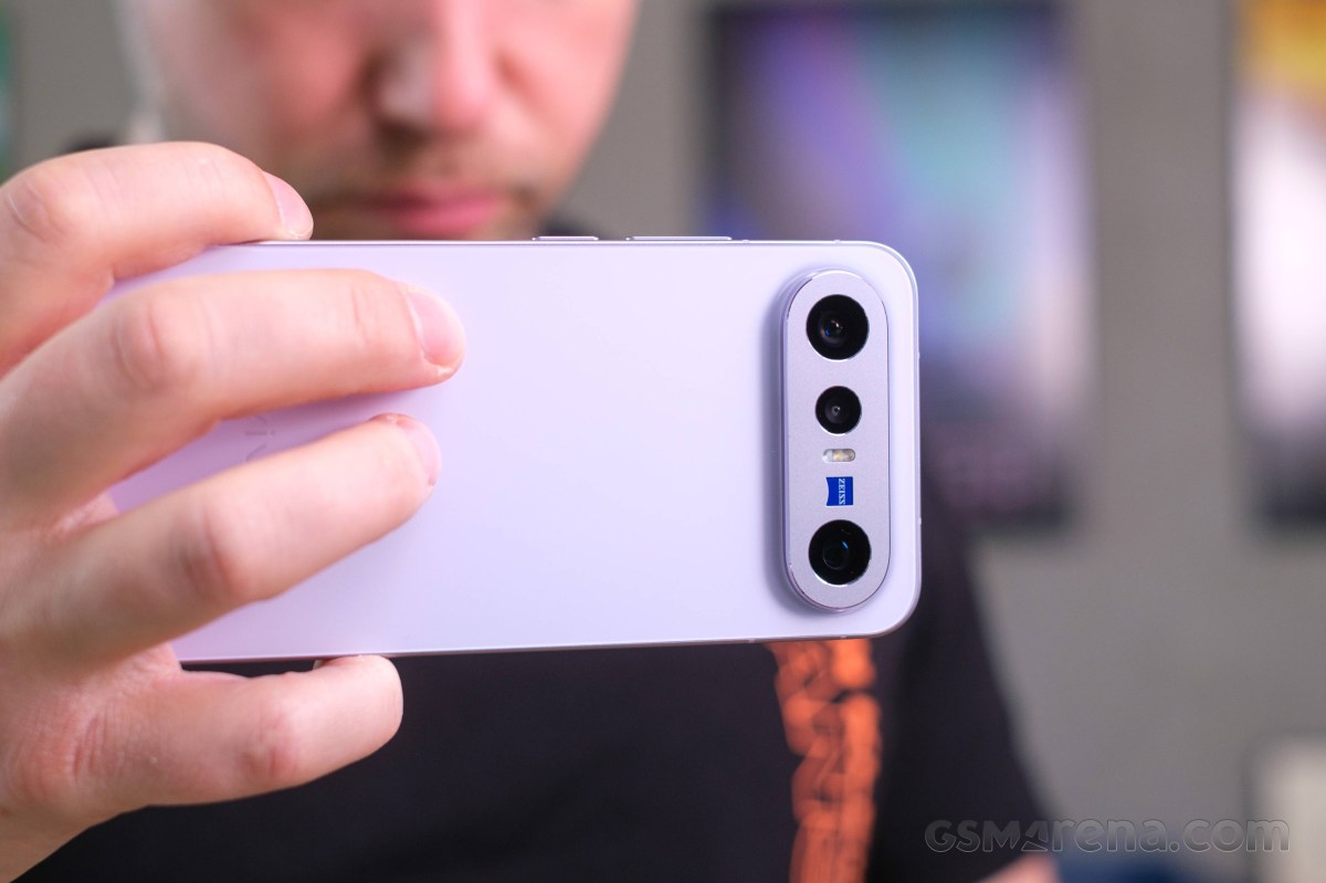 Обзор vivo X300 FE