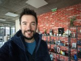 Selfie samples - 21mm, f/2.2, ISO 800, 1/79s (4096x3072px) - Xiaomi 17 Ultra review