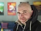 Human subjects, main camera (3.2x): Portrait mode - 75mm, f/2.4, ISO 250, 1/100s (4080x3072px) - Xiaomi 17 Ultra review