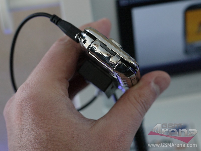 Samsung S5150 Diva folder