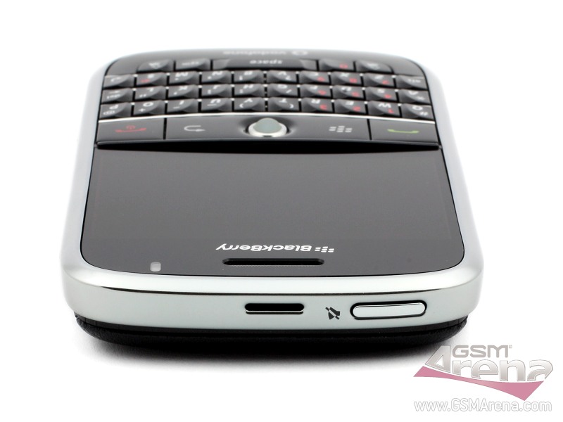 BlackBerry Bold 9000 pictures, official photos