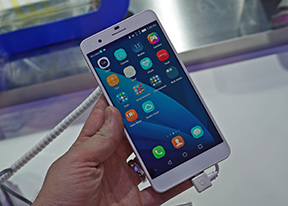 negatief Zwerver Manie CES 2015: Huawei Honor 6 & Huawei Honor 6 Plus hands-on: Huawei Honor 6 & Huawei  Honor 6 Plus hands-on