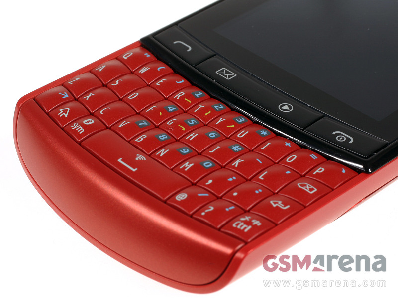Nokia Asha 303 pictures, official photos