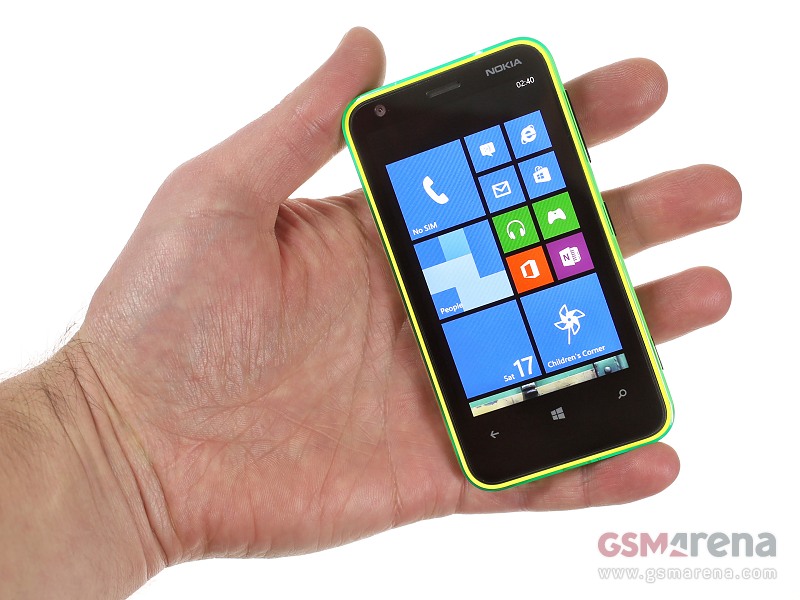 Nokia Lumia 620 pictures, official photos