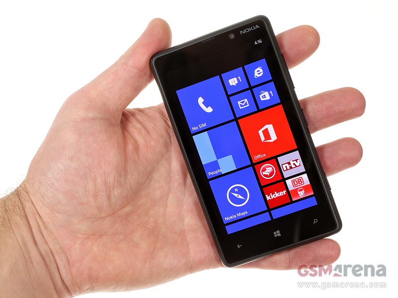 Nokia Lumia 820 pictures, official photos