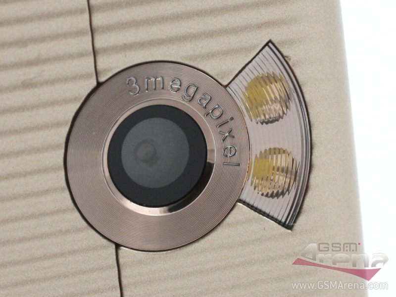 Sony Ericsson G700 pictures, official photos