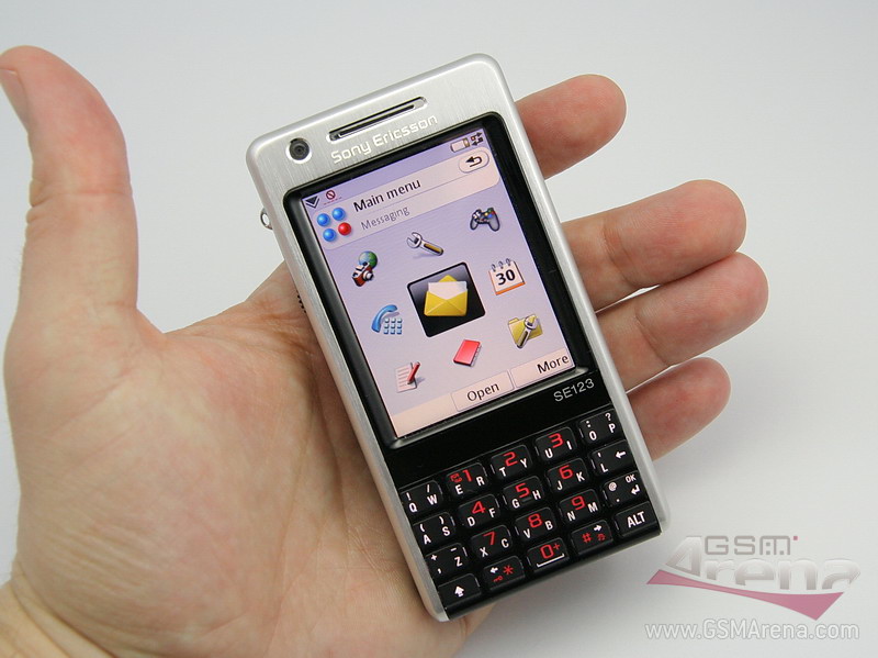 Sony Ericsson P1 pictures, official photos