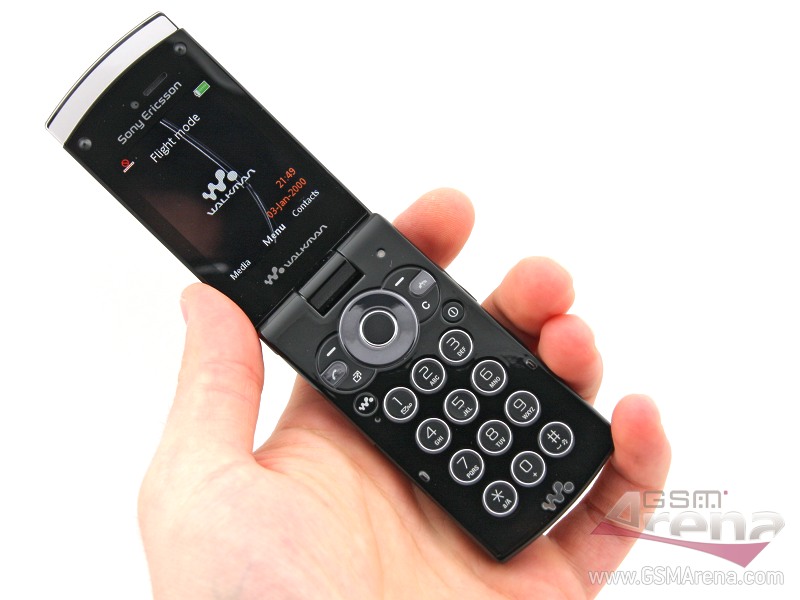 Sony Ericsson W980 pictures, official photos