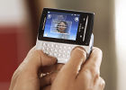 Sony Ericsson XPERIA X10 mini pro review: Mini Me... ssenger